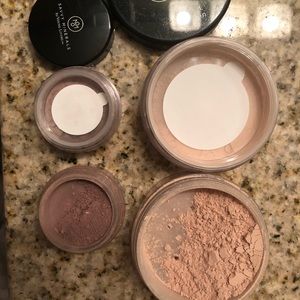 2 new. 1 used Savvy minerals makeup. Young Living.